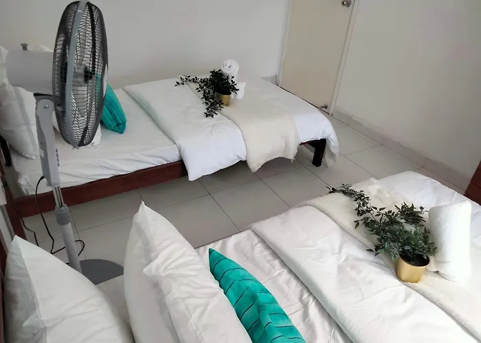 Cyberia Crescent - 3 Bedroom 8 Pax