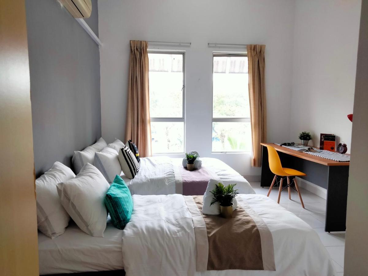Cyberia Crescent - 3 Bedroom 8 Pax *