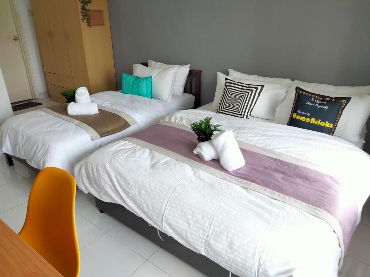Apartment Cyberia Crescent - 3 Bedroom 8 Pax *