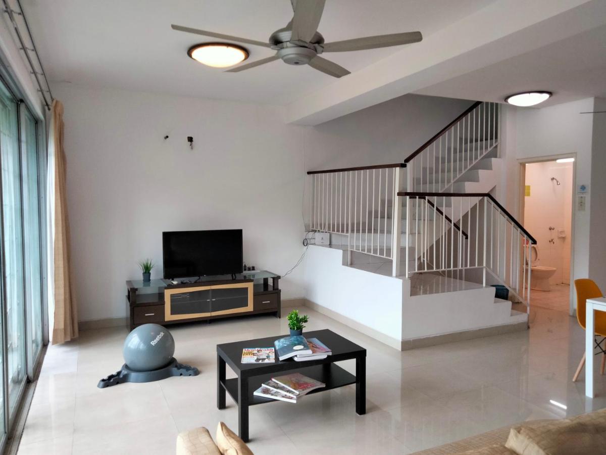 Cyberia Crescent - 3 Bedroom 8 Pax Apartment Cyberjaya