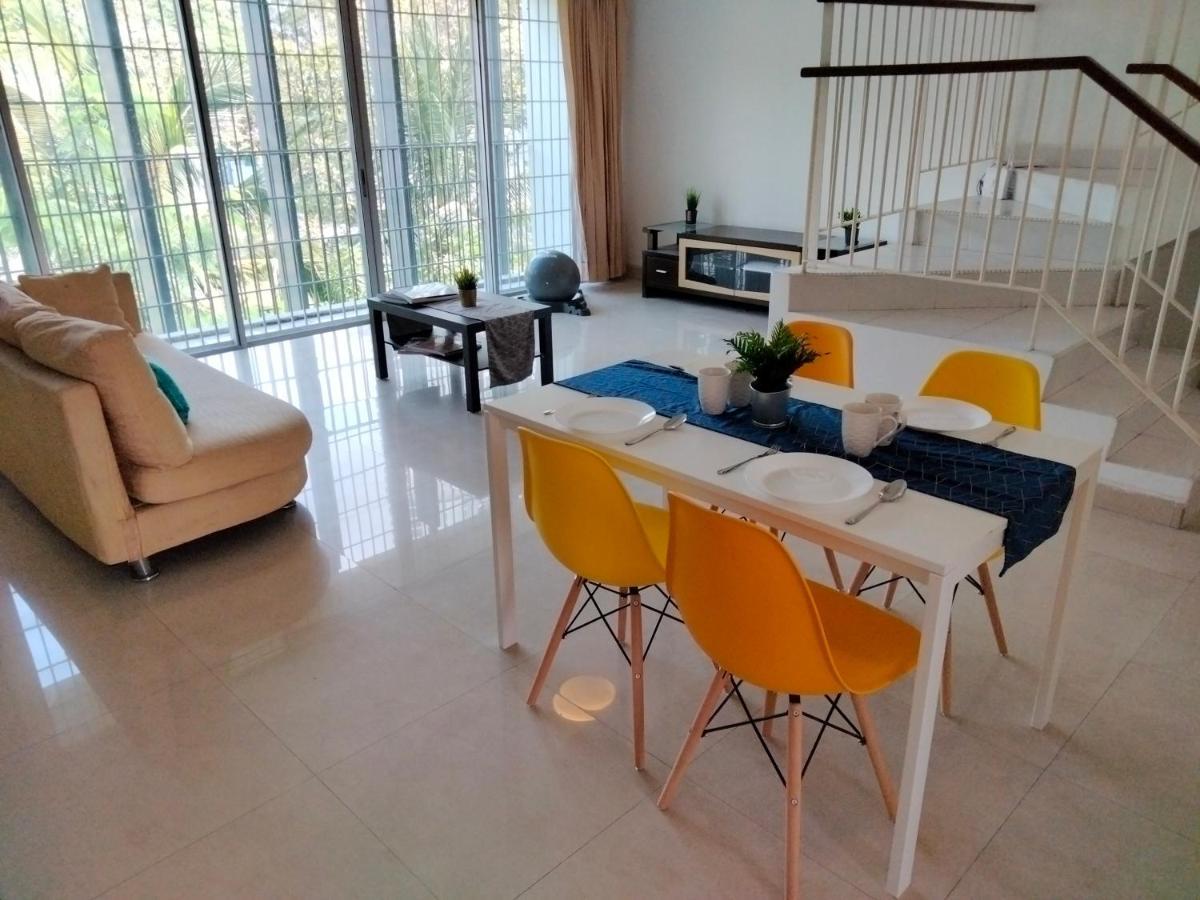 Cyberia Crescent - 3 Bedroom 8 Pax Apartment