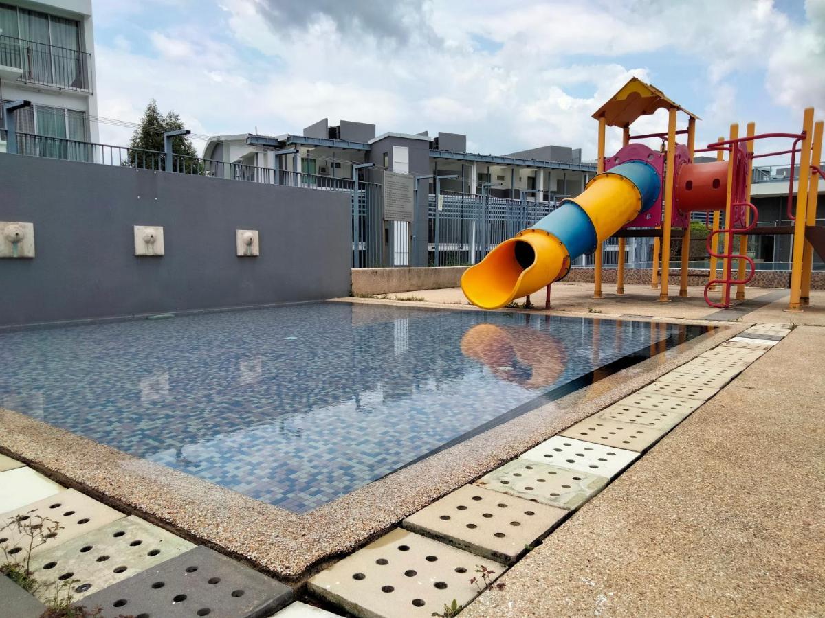 Cyberia Crescent - 3 Bedroom 8 Pax * Cyberjaya